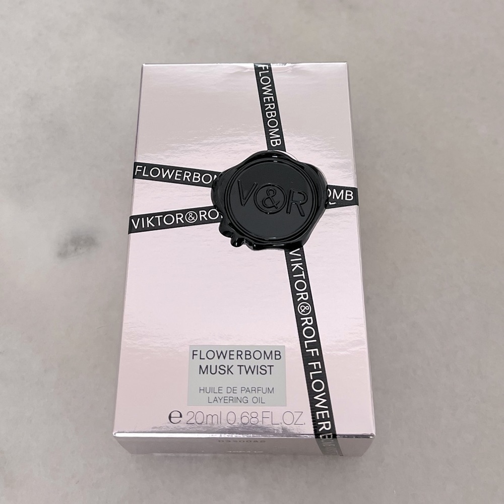 Viktor & Rolf FlowerBomb Musk Twist Layering Oil